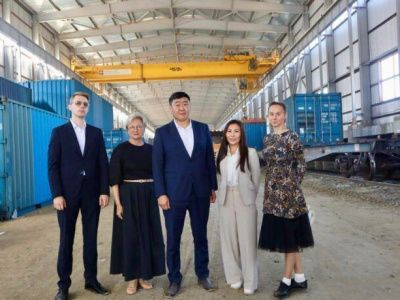 В Якутию из Беларуси доставили первый прямой контейнерный груз